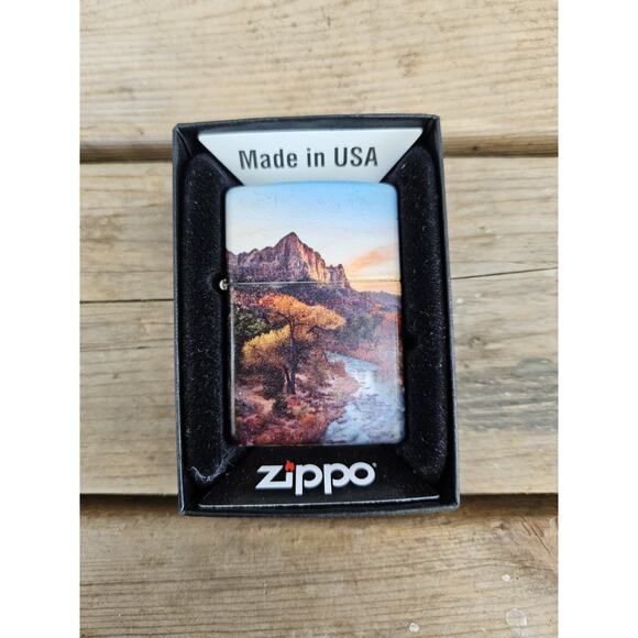 Zippo Lighter 49352 Premium Marlboro Virgin River Zion V.2 Design - DEC (L) 2021 - Picture 1 of 1